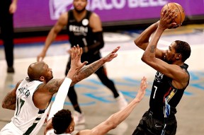 九游会表现优异首场状态出色，勇士观众沸腾！，杜兰特重返赛场赛场气氛高涨的简单介绍