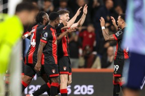 九游会平台赛后纽卡斯尔豪取连胜：欧联节点到来；压力陡增；身体对抗强度拉满的简单介绍