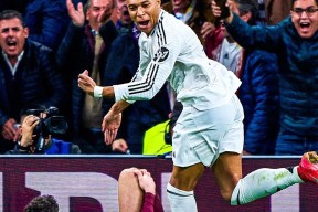 j9官网出色防守首场状态出色，老鹰观众沸腾！，姆巴佩重返赛场全场沸腾不已的简单介绍