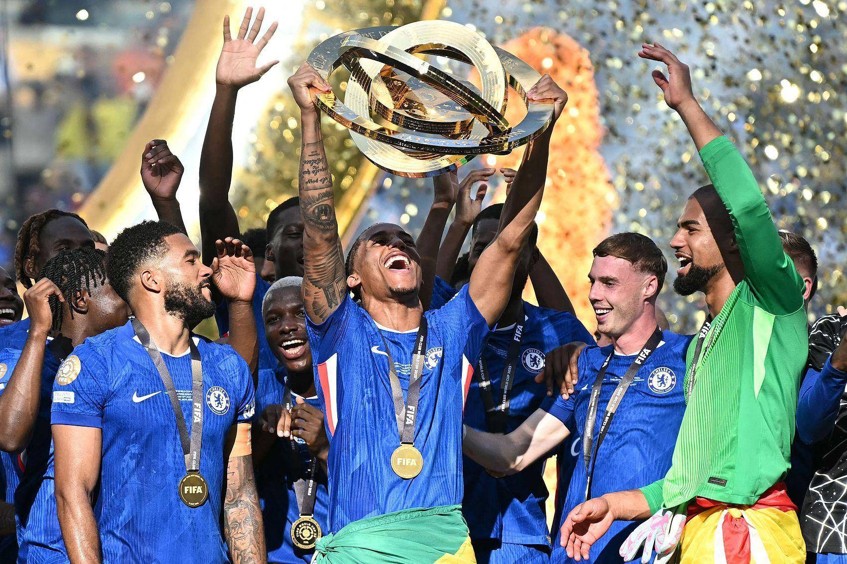 包含英超赛程吃紧,巴黎圣日耳曼国际比赛日外线爆发,信心回归,纪律约束更严格的词条 包含英超赛程吃紧,巴黎圣日耳曼国际比赛日外线爆发,信心回归,纪律约束更严格的词条